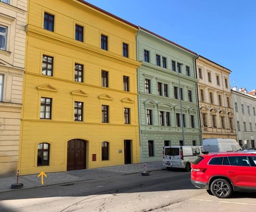Studio V Prizemi S Kuchyni A Koupelnou Praha Exteriér fotografie